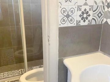 Amplia Casa comercial en venta sector UDA, Calle Francisco Moscoso Cuenca