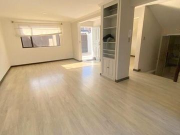 Amplia Casa comercial en venta sector UDA, Calle Francisco Moscoso Cuenca