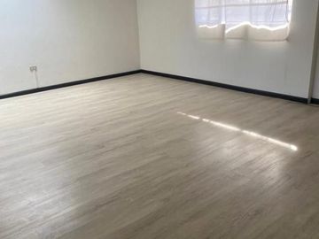 Amplia Casa comercial en venta sector UDA, Calle Francisco Moscoso Cuenca