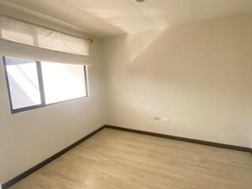 Amplia Casa comercial en venta sector UDA, Calle Francisco Moscoso Cuenca