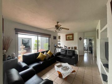 CASA EN VENTA, JARDINES DEL LAGO, AGUASCALIENTES