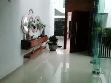 HERMOSA CASA EN GRANJAS BANTHI