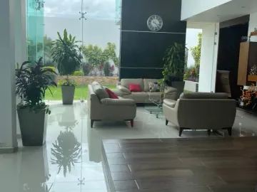 HERMOSA CASA EN GRANJAS BANTHI