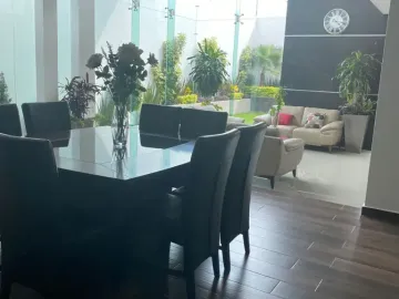 HERMOSA CASA EN GRANJAS BANTHI