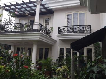 Rumah Mewah Hook ada Kolam Renang di Sekolah Duta Pondok Indah