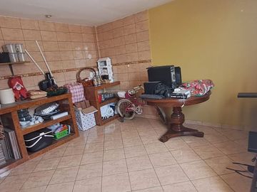 VENTA DE CASA, PROLONGACION BENAVIDES, 246 M2, 7 DORMITORIOS, 3 BAÑOS, 2 COCHERAS, TERRAZA