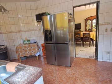 VENTA DE CASA, PROLONGACION BENAVIDES, 246 M2, 7 DORMITORIOS, 3 BAÑOS, 2 COCHERAS, TERRAZA