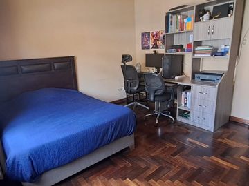 VENTA DE CASA, PROLONGACION BENAVIDES, 246 M2, 7 DORMITORIOS, 3 BAÑOS, 2 COCHERAS, TERRAZA