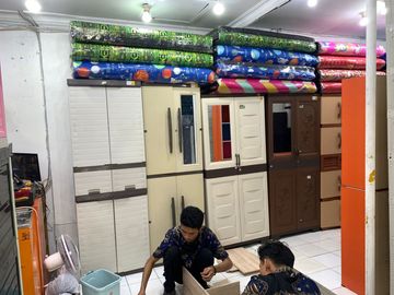 DIJUAL MURAH RUANG USAHA LUAS DAN STRATEGIS DI BABARSARI