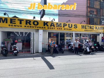 DIJUAL MURAH RUANG USAHA LUAS DAN STRATEGIS DI BABARSARI
