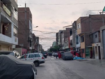 🏬 VENDO CASA COMO TERRENO EN SAN MARTÍN DE PORRES, ¡GRAN OPORTUNIDAD DE INVERSIÓN!