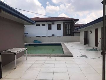 Luxury Mansion in Pulu Amsic Angeles City beside Golf course near Clark