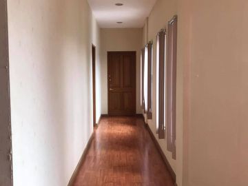 Luxury Mansion in Pulu Amsic Angeles City beside Golf course near Clark