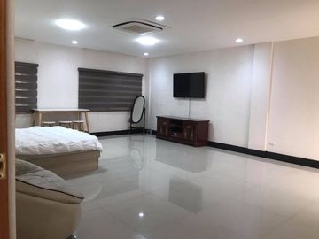 Luxury Mansion in Pulu Amsic Angeles City beside Golf course near Clark