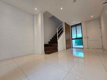 3 Storey Townhouse For Sale in Project 4 near Cubao Quezon City