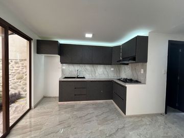 CASA MODERNA CREDITO VIP EN VENTA SECTOR ORDOÑEZ LASSO