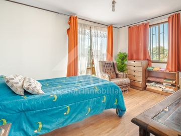 Casa En Venta 5 Dorm, 2 Baños. José Arrieta / Consistorial