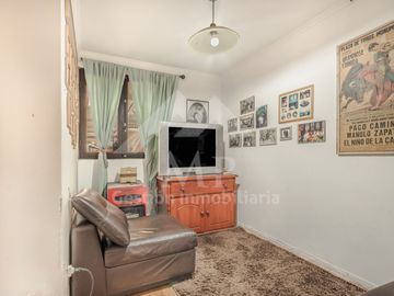 Casa En Venta 5 Dorm, 2 Baños. José Arrieta / Consistorial