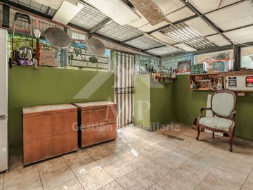 Casa En Venta 5 Dorm, 2 Baños. José Arrieta / Consistorial