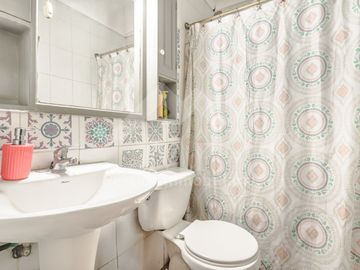 Casa En Venta 5 Dorm, 2 Baños. José Arrieta / Consistorial