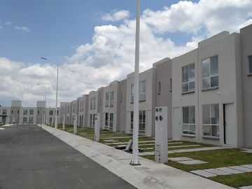 Casa de 2 recámaras en Villas de la Estancia a 8 minutos del Pueblito Querétaro