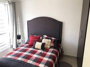 Casa de 2 recámaras en Villas de la Estancia a 8 minutos del Pueblito Querétaro