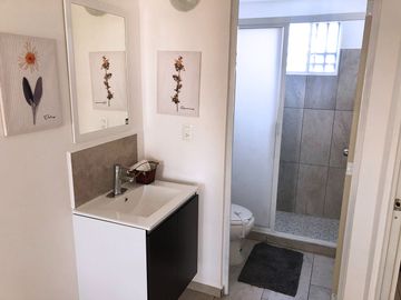Casa de 2 recámaras en Villas de la Estancia a 8 minutos del Pueblito Querétaro