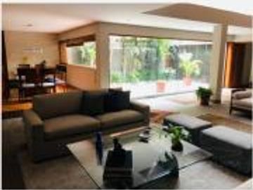 Vendo Hermosa Casa Amplia en Miraflores