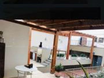 Vendo Hermosa Casa Amplia en Miraflores