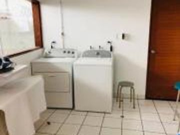 Vendo Hermosa Casa Amplia en Miraflores