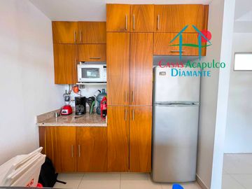 Depa en renta mensual y vacacional. Con club de playa. Vista a las albercas