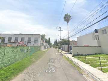 Remato casa EN JARDINES DE IXTEPETE, ZAPOPAN JALISCO.