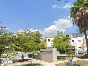 ¡APROVECHA ESTA INCREÍBLE OPORTUNIDAD DE HACER CRECER TU PATRIMONIO! Hermosa casa en REMATE HIPOTECARIO BANCARIO Fraccionamiento Alborada, Xalisco, Na