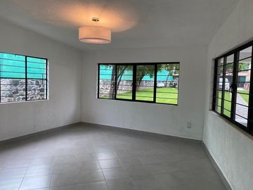 VENDO BONITA CASA CON ALBERCA EN TETELCINGO CUAUTLA MORELOS