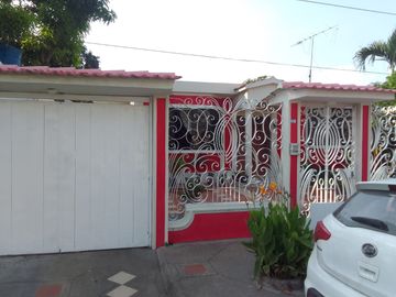 VENDO CASA AMPLIA EN BRISAS DE SANTAY, DURÁN