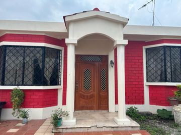 VENDO CASA AMPLIA EN BRISAS DE SANTAY, DURÁN