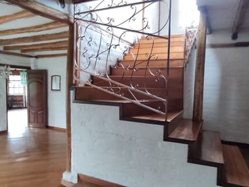 VENTA HERMOSA CASA INDEPENDIENTE LA ARMENIA SECTOR CONOCOTO