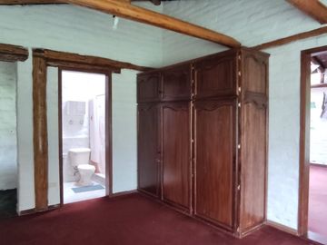 VENTA HERMOSA CASA INDEPENDIENTE LA ARMENIA SECTOR CONOCOTO