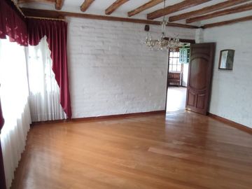 VENTA HERMOSA CASA INDEPENDIENTE LA ARMENIA SECTOR CONOCOTO