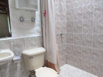 VENTA HERMOSA CASA INDEPENDIENTE LA ARMENIA SECTOR CONOCOTO