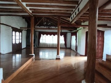 VENTA HERMOSA CASA INDEPENDIENTE LA ARMENIA SECTOR CONOCOTO