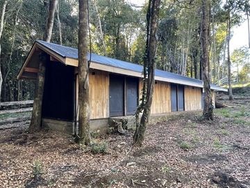 Z O N A S U R . C L En venta Sitio con bodega. Villarrica.