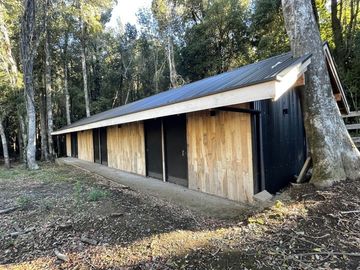 Z O N A S U R . C L En venta Sitio con bodega. Villarrica.