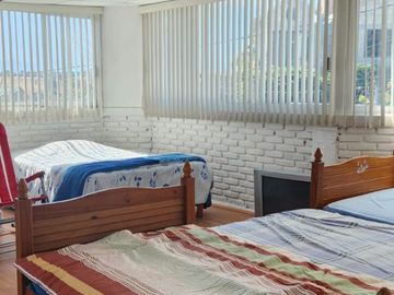 VENTA Casa de campo, alberca, cancha de tenis, amplio jardin.