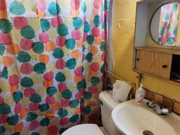 Casa 3 dormitorios/1 Baño, Pasaje Las Acacias con Cinco de Abril, Estación Central