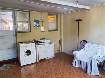 Casa 3 dormitorios/1 Baño, Pasaje Las Acacias con Cinco de Abril, Estación Central