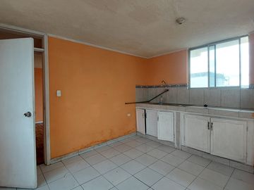 Casa esquinera e independiente de venta en Quitumbe