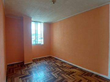 Casa esquinera e independiente de venta en Quitumbe