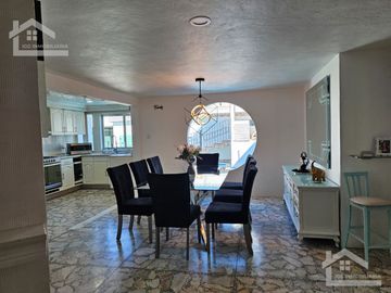 HERMOSA CASA EN VENTA CON ALBERCA EN TIZAYUCA, SE ACEPTA PERMUTA por CASA EN ZONA PLATEADA o SAN JAVIER
