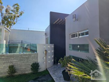 HERMOSA CASA EN VENTA CON ALBERCA EN TIZAYUCA, SE ACEPTA PERMUTA por CASA EN ZONA PLATEADA o SAN JAVIER